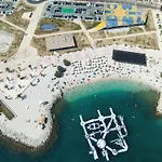 Seaside Split