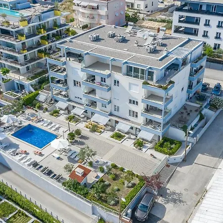 Seaside Apartments, Znjan דירה