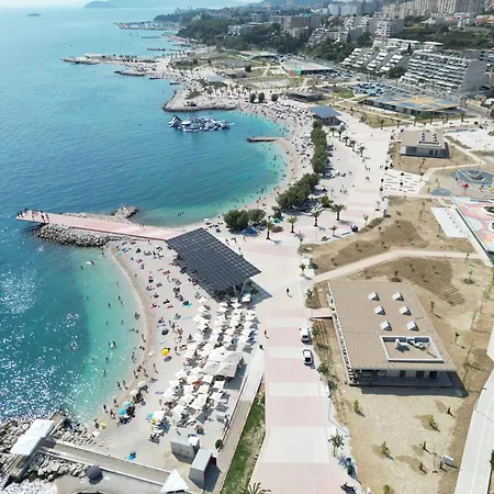 Seaside Split