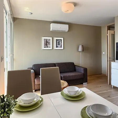 דירה Seaside Apartments, Znjan